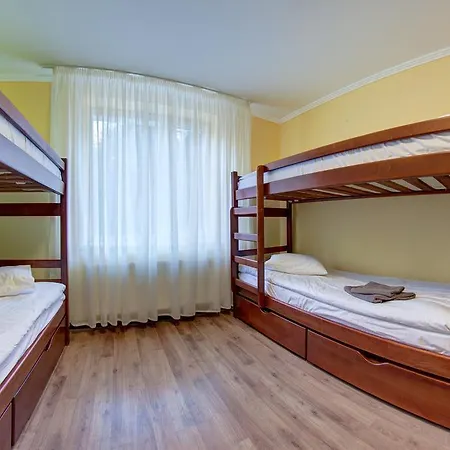 Free Way Hostel *