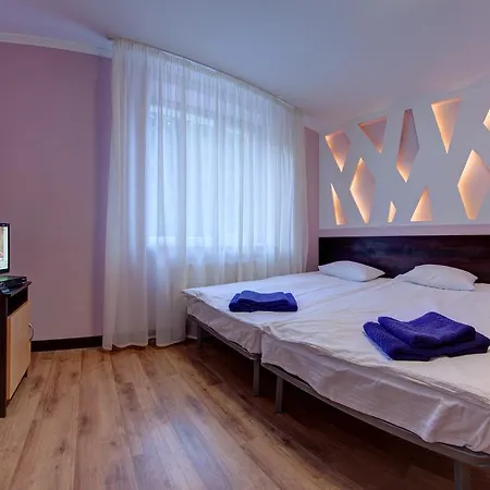 Free Way Hostel *