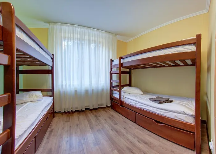 Free Way Hostel *